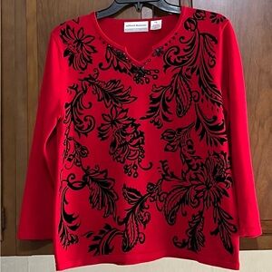 EUC. Alfred Dunner knit lightweight Blouse. Women’s size PM.